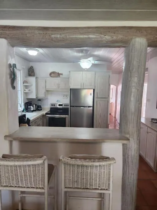 Fabulous Condo, 5 Mins From Mullins Beach. Saint Peter Apartament